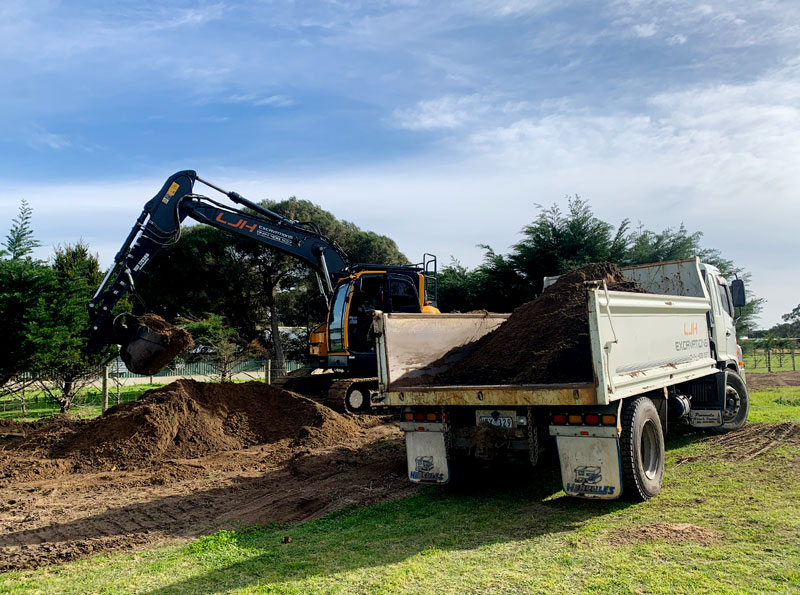 Excavation Mornington Peninsula | Excavation Companies Mornington Peninsula | Earthmoving Contractors Mornington Peninsula | Earthmoving Mornington Peninsula | Demolition Companies Mornington Peninsula | Landscaping Mornington Peninsula | Swimming Pool Excavation | Rock Walls | Landscape Shaping | Rural Drainage | Driveaways | Free Quotes